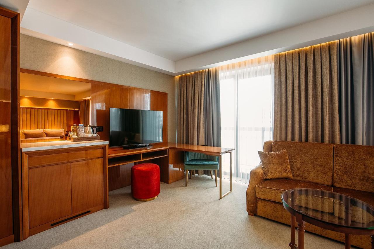 Marjan Plaza Hotel Tbilisi Eksteriør billede